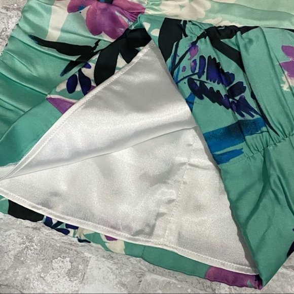 NWT Le Chateau Multicolour Floral Mini Skirt - Picture 10 of 15